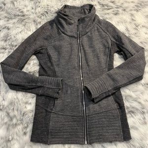 Lululemon women’s sweater size 8